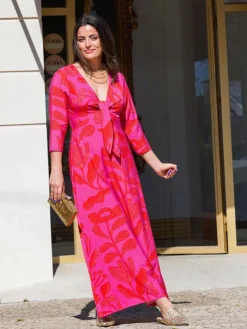 Vestidos De Mujer|Vestidos Cortos De Fiesta-Mariquita Trasquilá VESTIDO MIDI ESCOTE PICO FLORAL HORTENCIA RosaGeranio